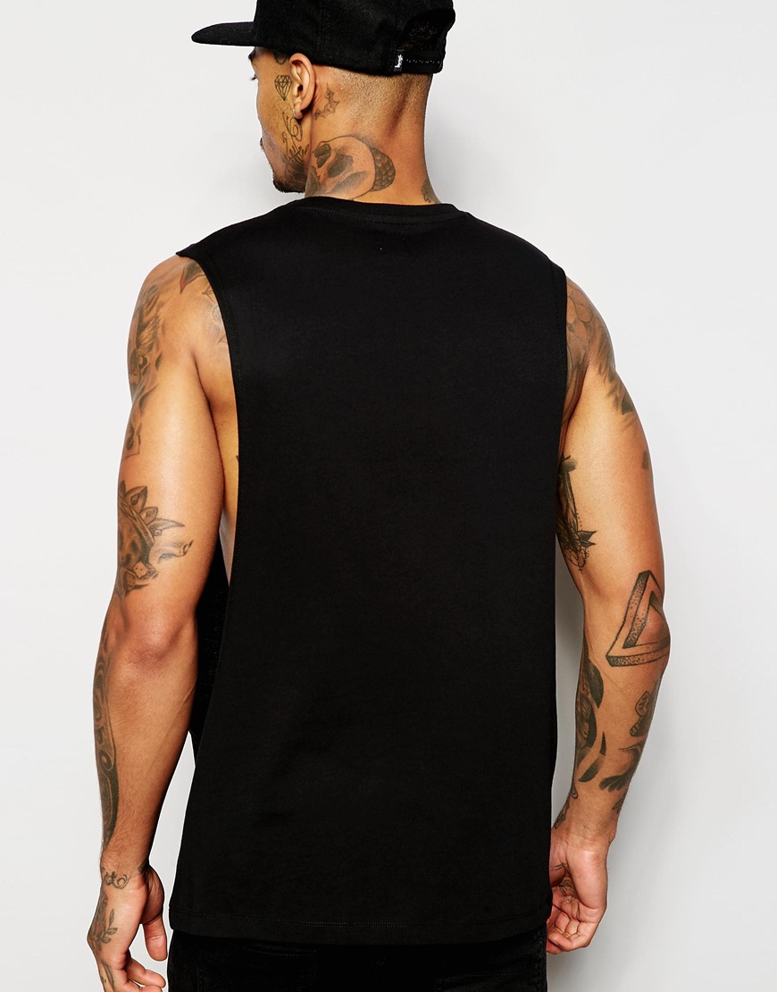 Sleeveless T-Shirt With Extreme Dropped Armholes And Applique - Image 3